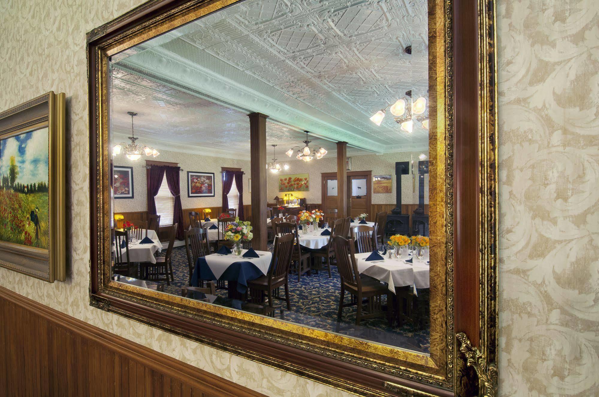 The Historic Elk Mountain Hotel Exterior photo